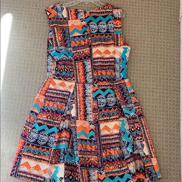 Forever 21 colorful pattern dress - Picture 4 of 7